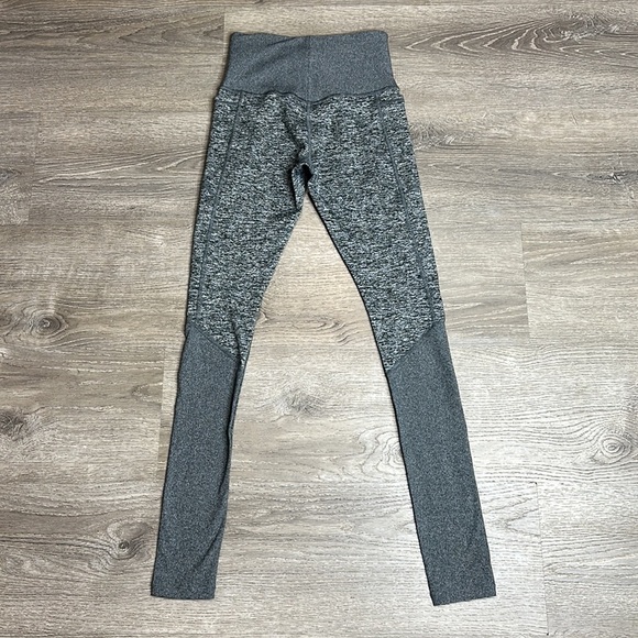 NEW Athleta Women’s Exhale Stash Pocket Heel Tight Leggings Spacedye Gray Sz XSP - Picture 9 of 14